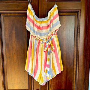 ADORABLE pastel colored romper. Size small